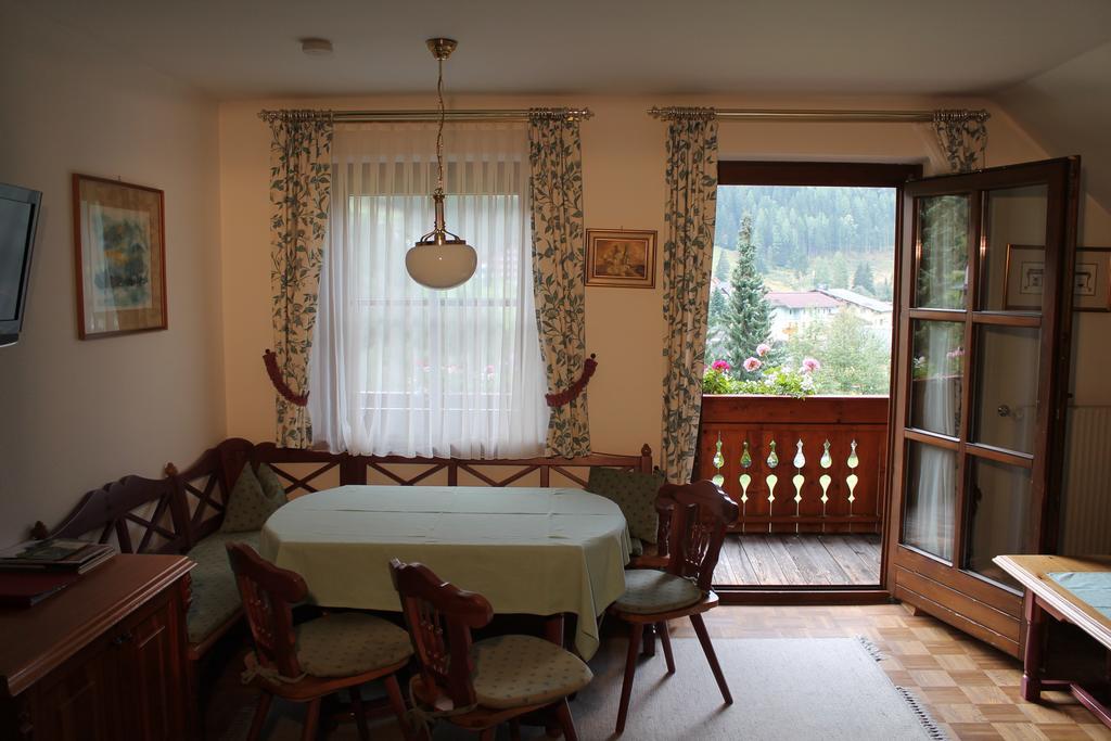 Haralds Ferienwohnungen Bad Kleinkirchheim Pokoj fotografie