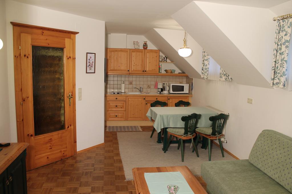 Haralds Ferienwohnungen Bad Kleinkirchheim Pokoj fotografie